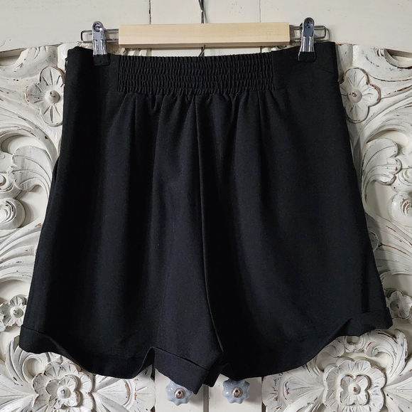 Black tailored trouser shorts - Picture 8 of 16